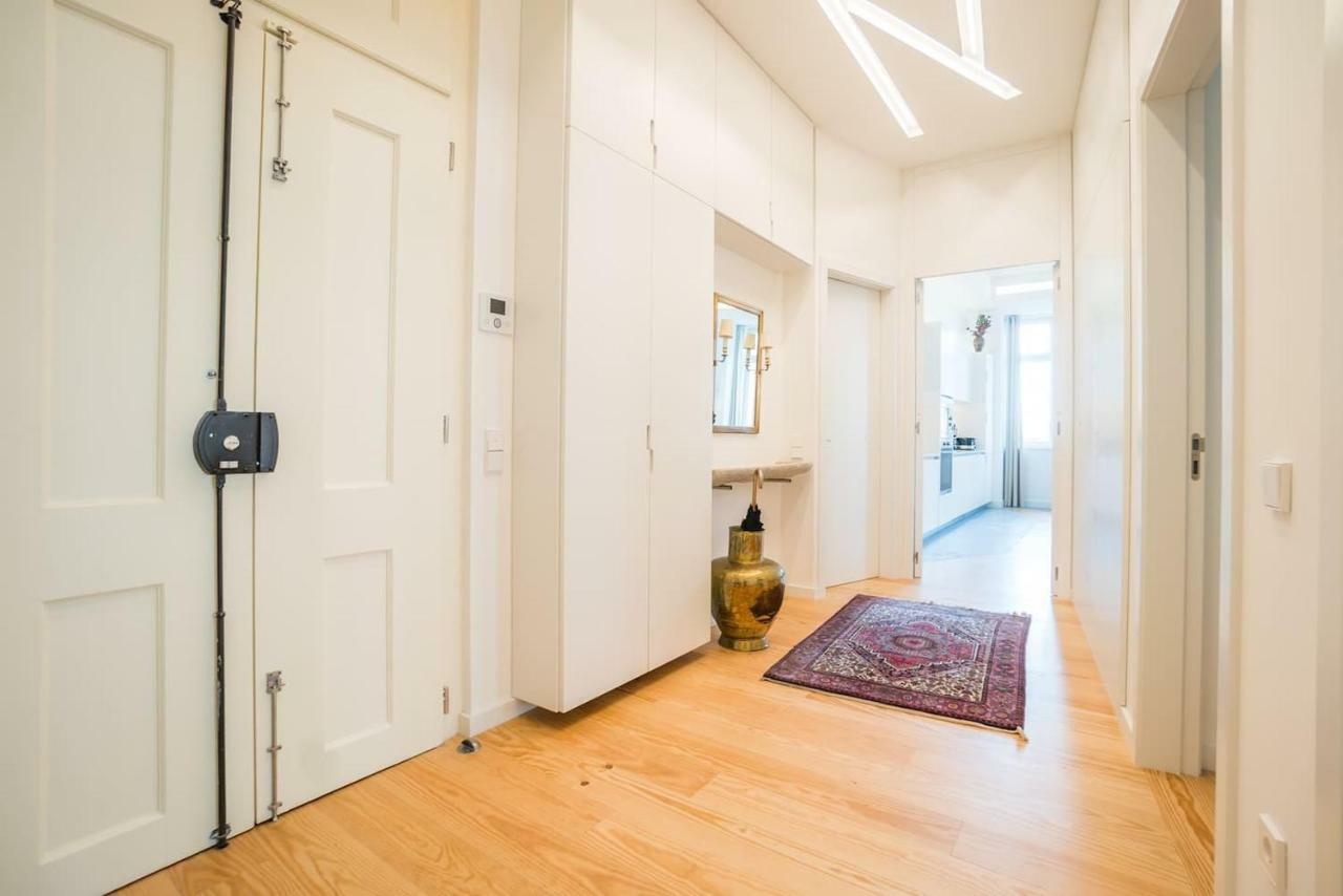 Spacious & Bright In Cais Sodre Lissabon