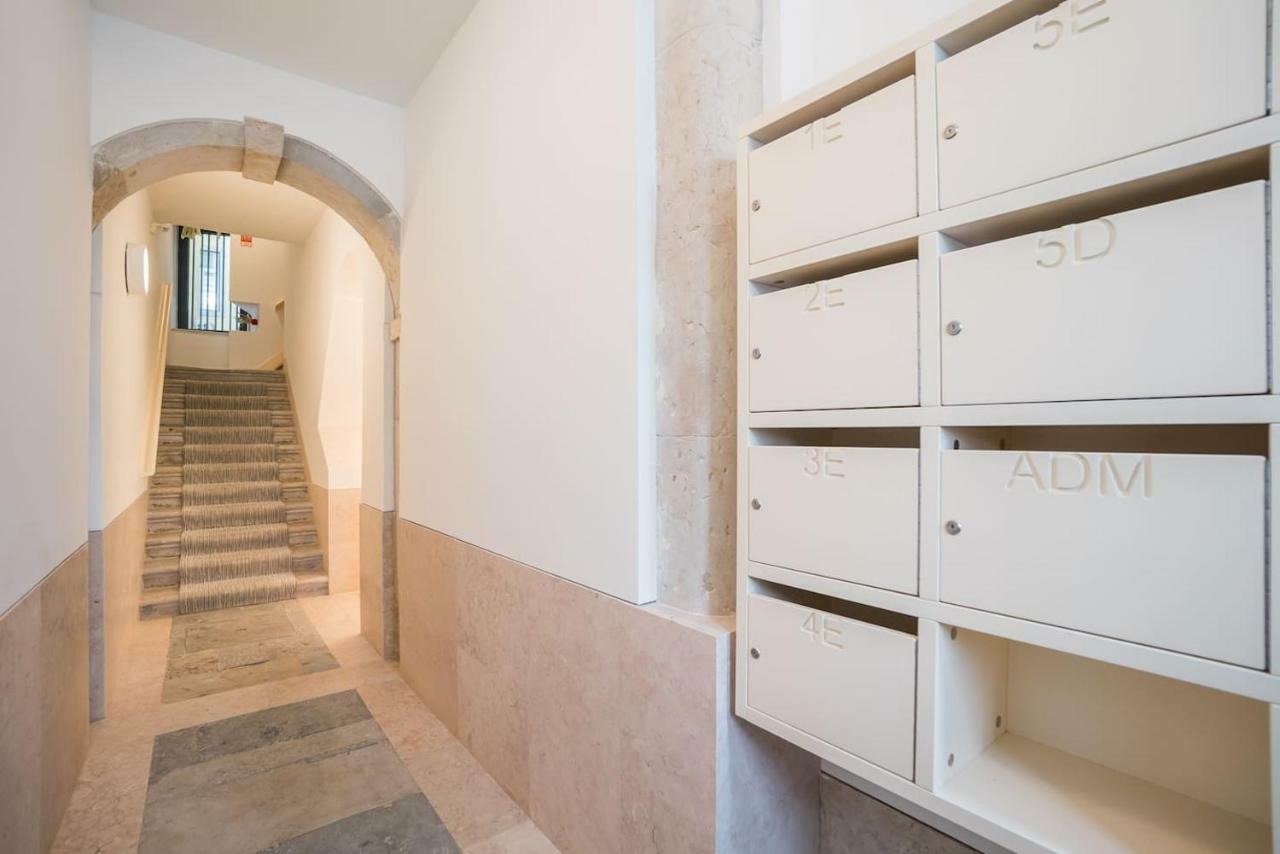 Apartment Spacious & Bright In Cais Sodre *