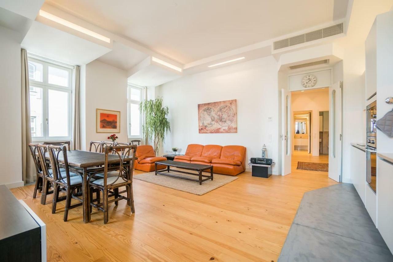 Spacious & Bright In Cais Sodre Lissabon